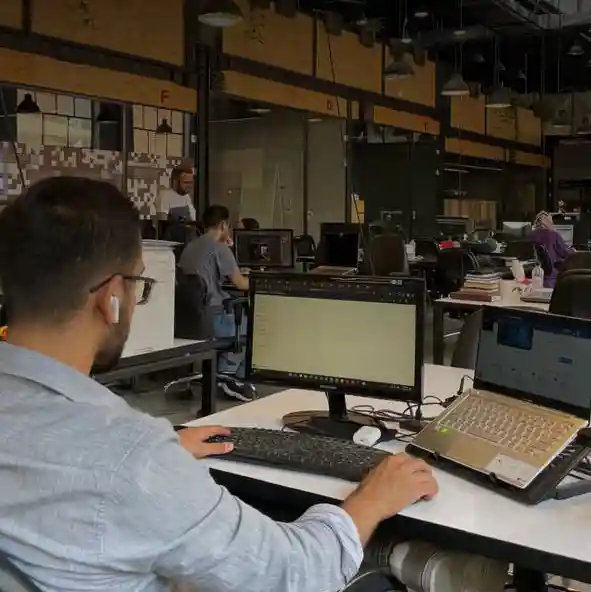 گروه برنامه نویسی و آموزشی هوشکا